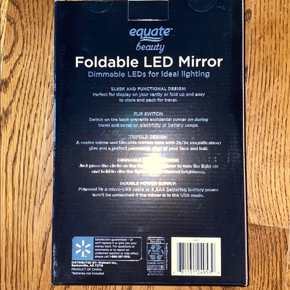 Foldable LED Mirror - Picture 2 of 3